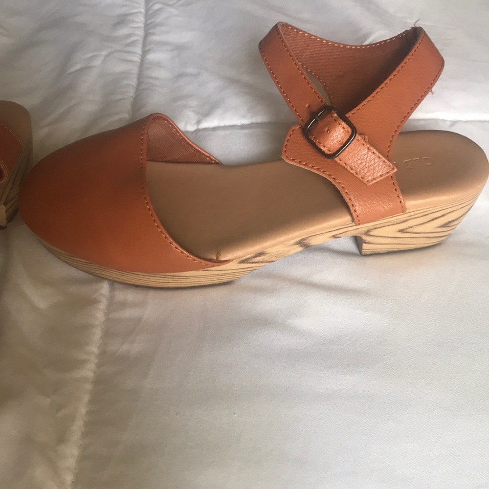 Old navy clogs